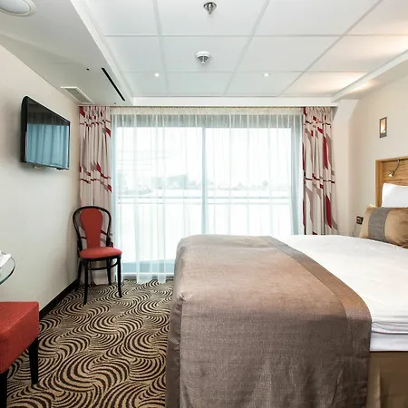 Crossgates Hotelship 4 Star - Osthafen - Frankfurt Frankfurt am Main